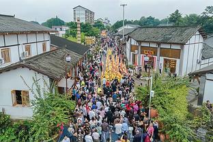 土媒：曼联中场埃里克森可能本周租借加盟加拉塔萨雷